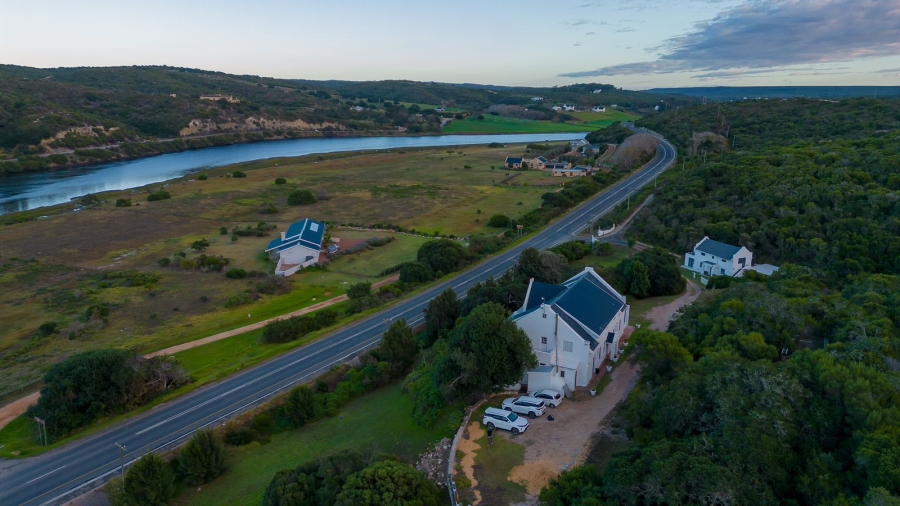 8 Bedroom Property for Sale in Stilbaai Oos Western Cape